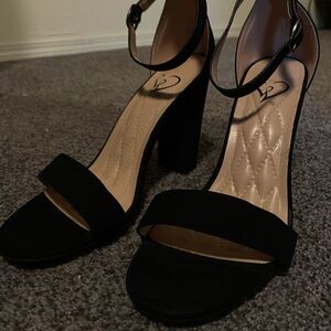 Windsor Women's Black Heels